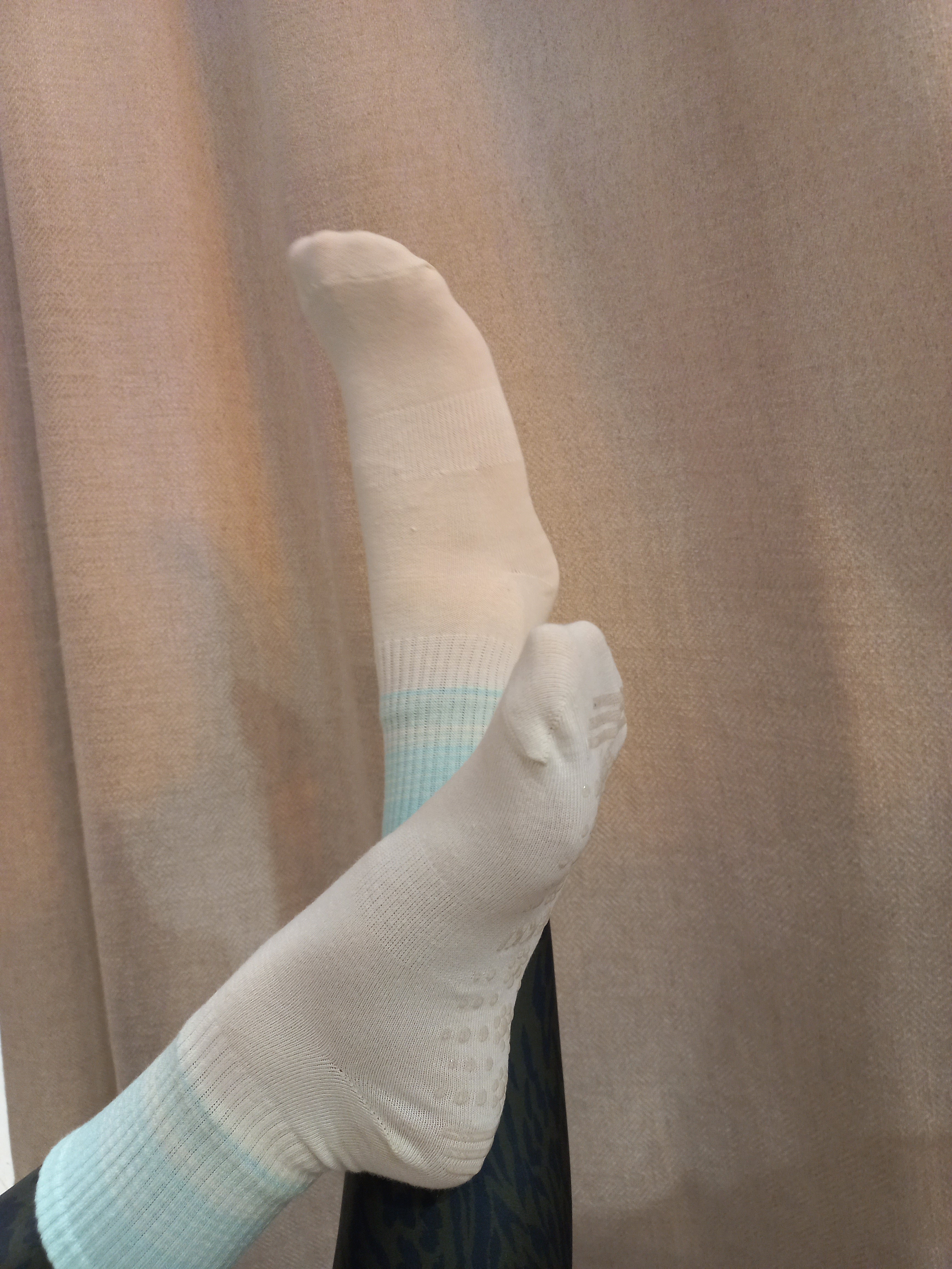 CHAUSSETTES HAUTES crème & bleu ciel