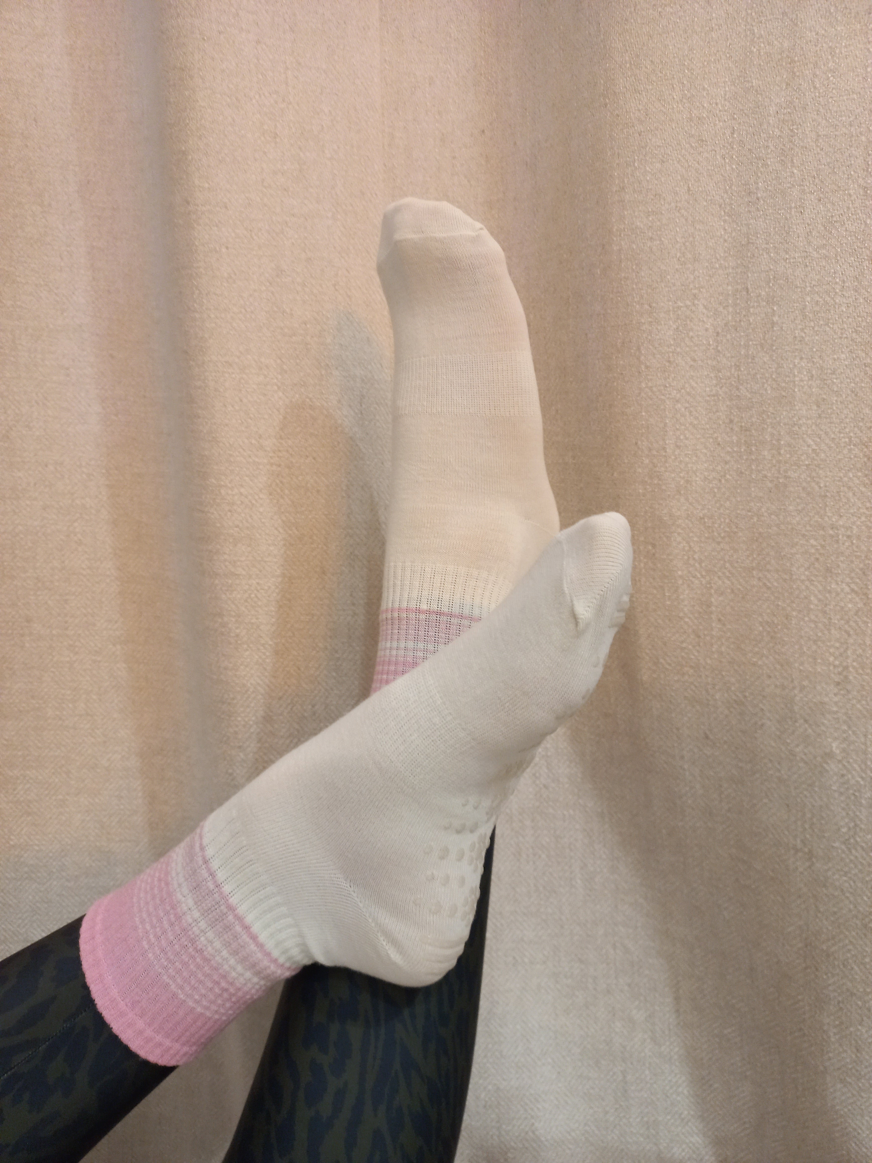 CHAUSSETTES HAUTES crème & rose