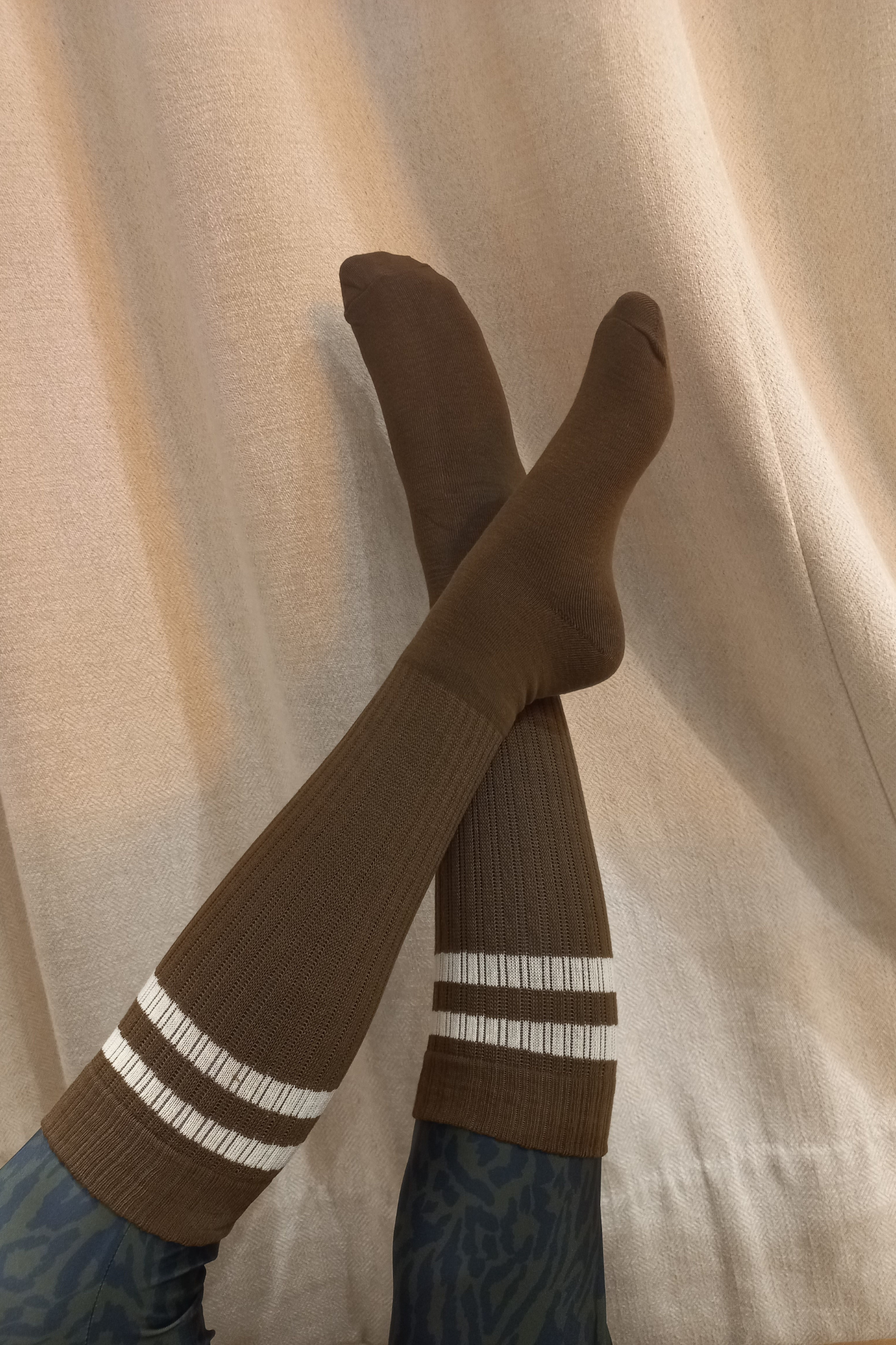 CHAUSSETTES mi-genou marron rayé blanche