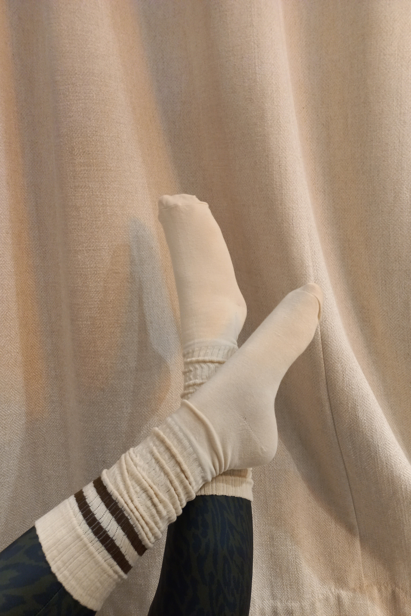 CHAUSSETTES mi-genou crème rayé marron