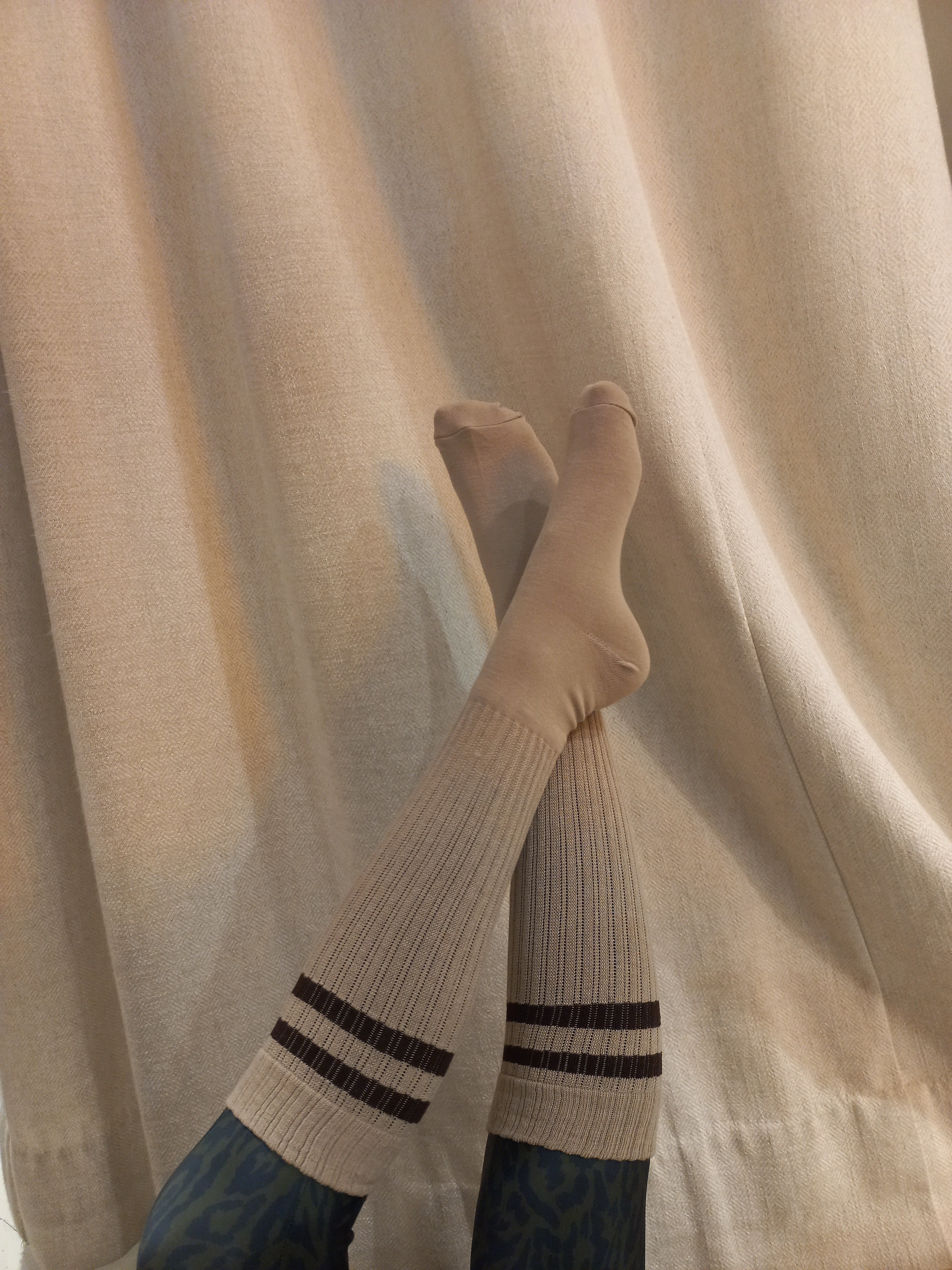 CHAUSSETTES mi-genou beige rayé chocolat
