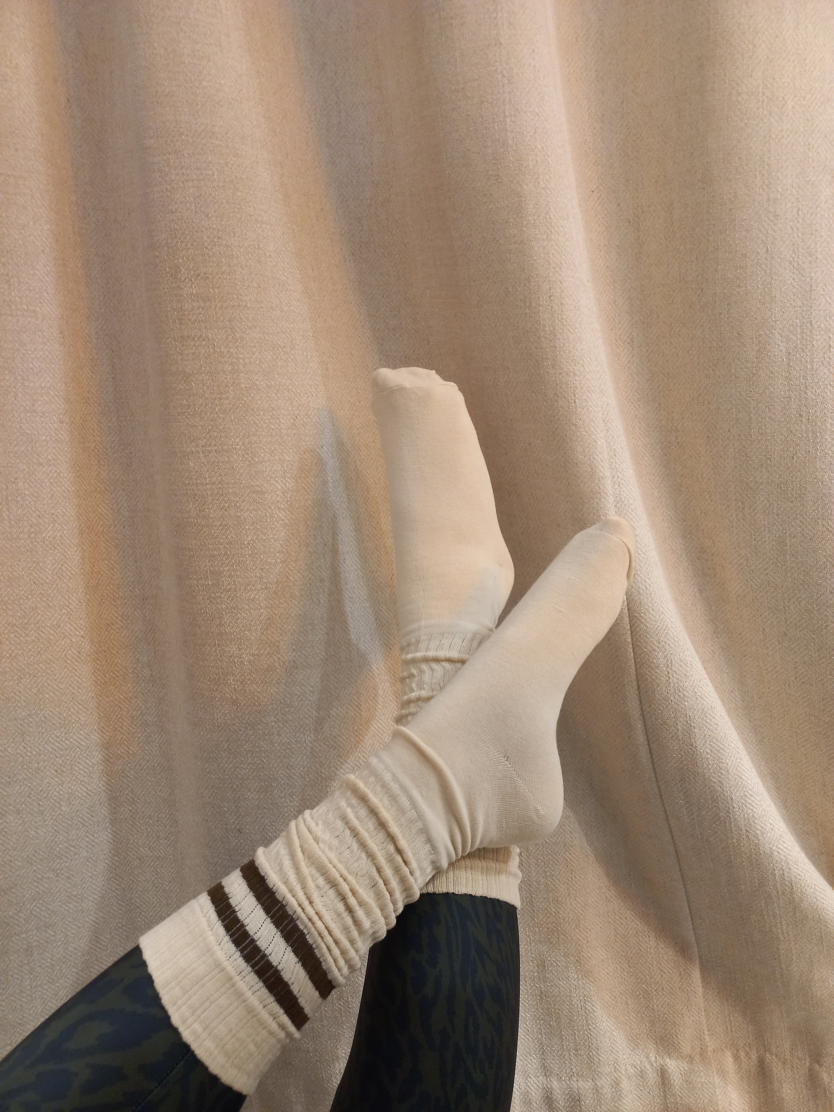 CHAUSSETTES mi-genou crème rayé marron