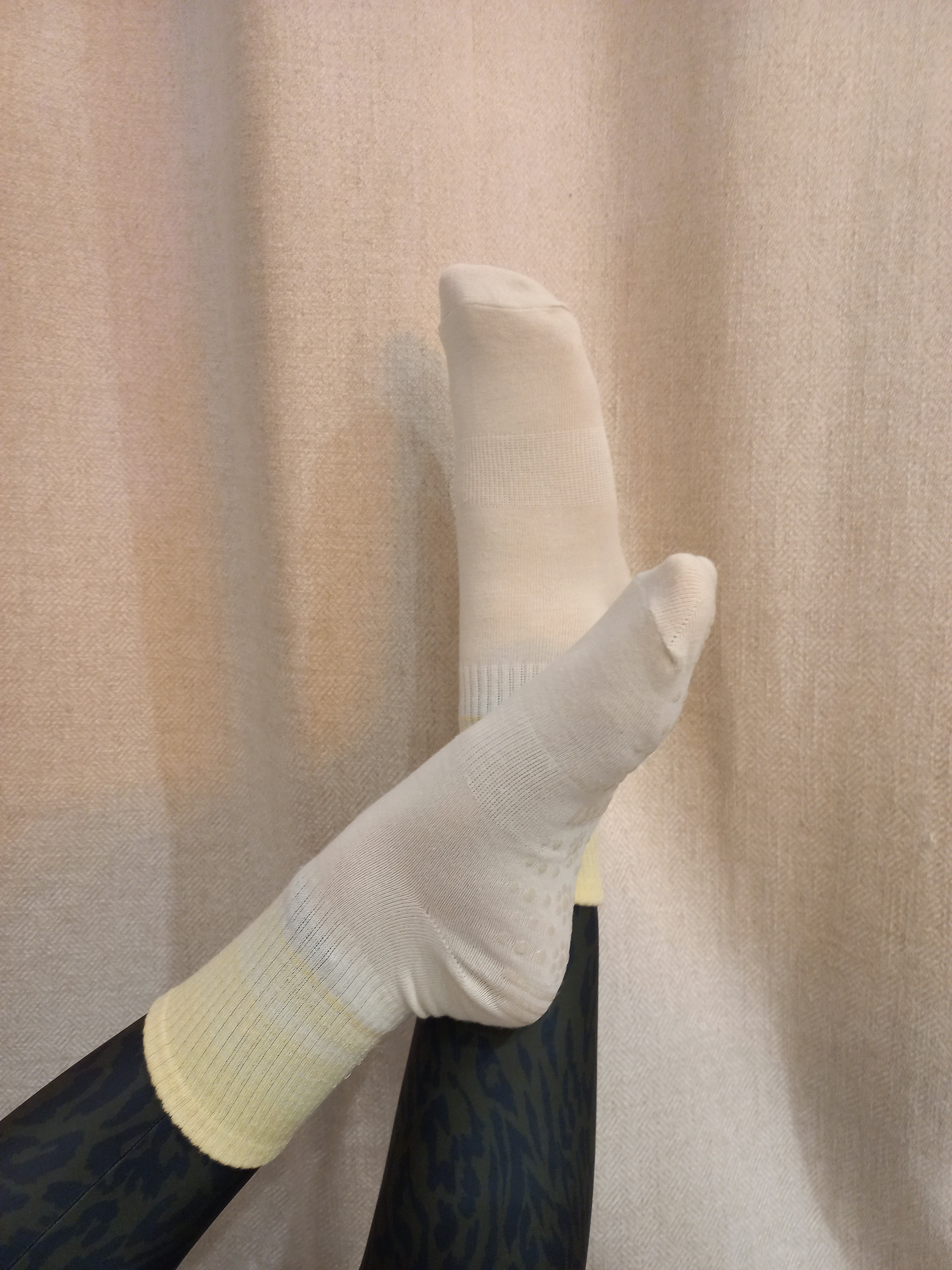 CHAUSSETTES HAUTES crème & jaune