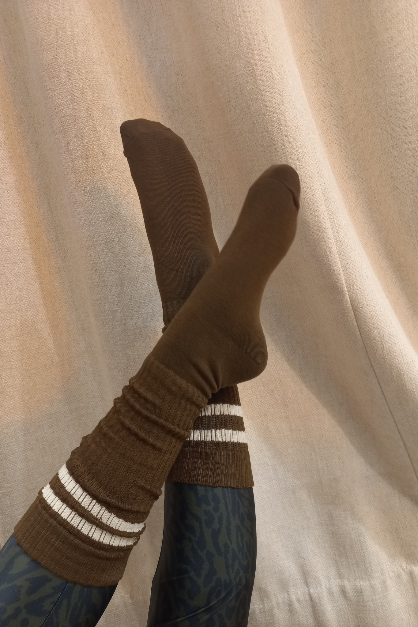 CHAUSSETTES mi-genou marron rayé blanche