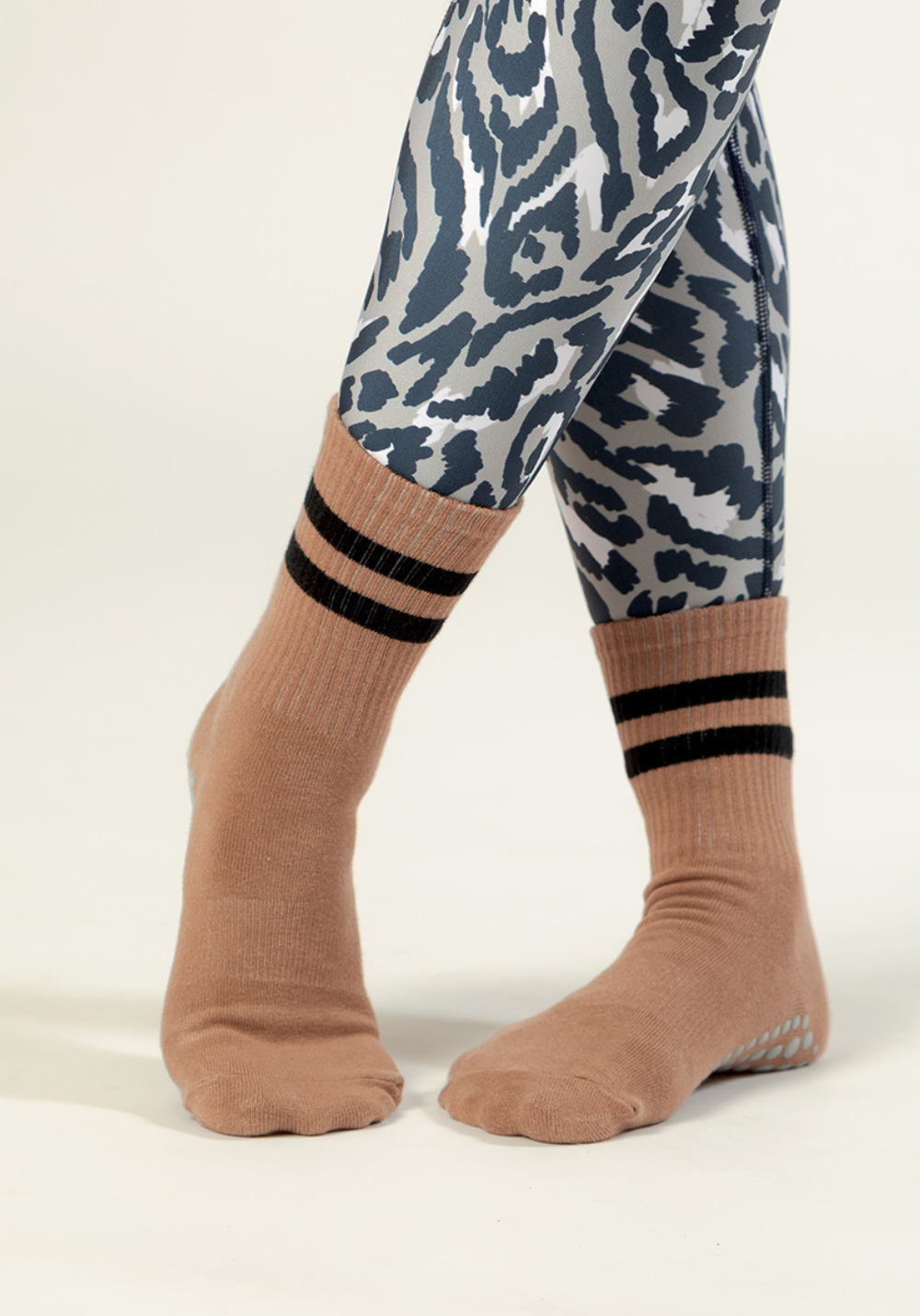 CHAUSSETTES HAUTES ANTI-DÉRAPANTES marrons et noires