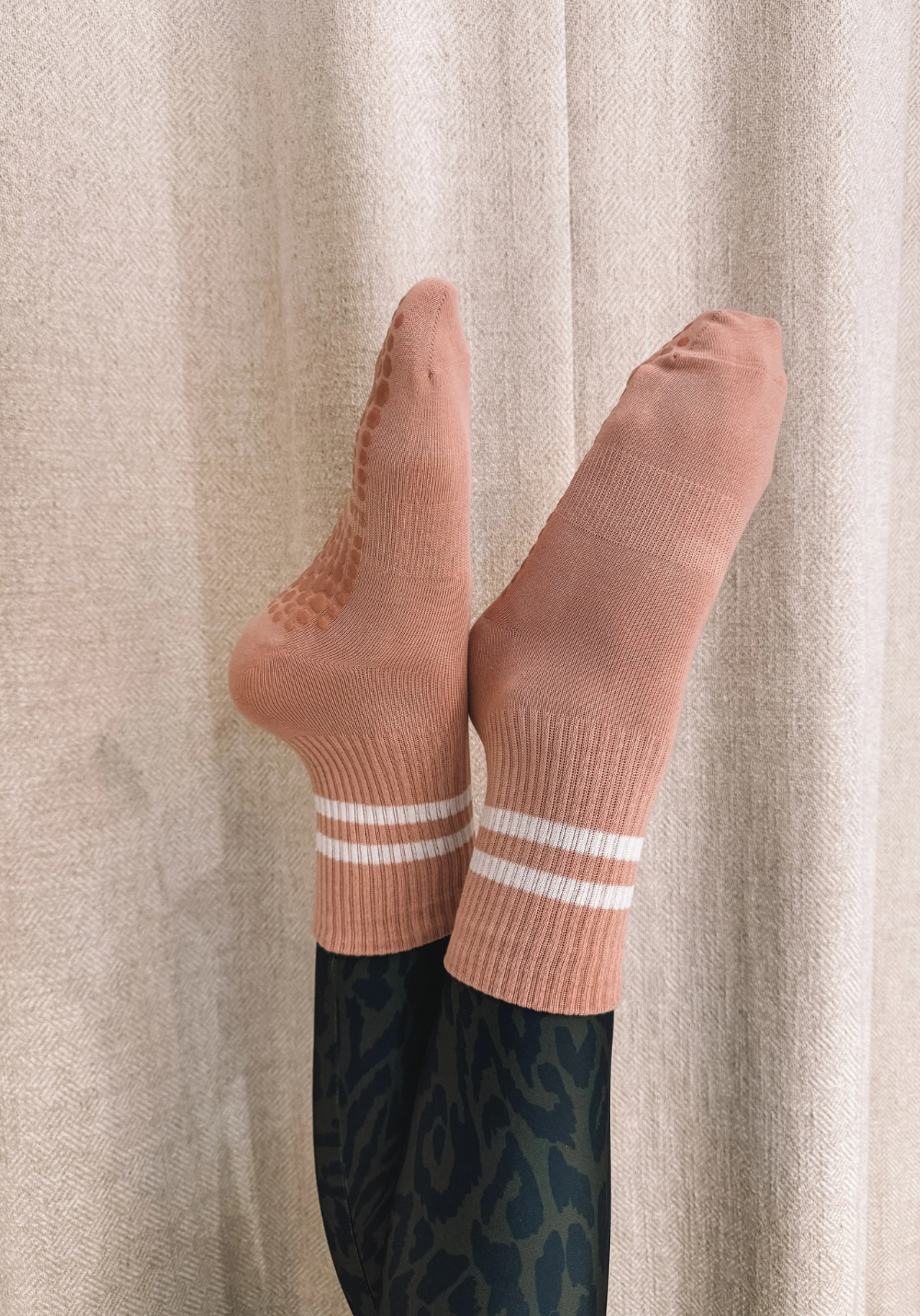 CHAUSSETTES HAUTES ANTI-DÉRAPANTES roses corail